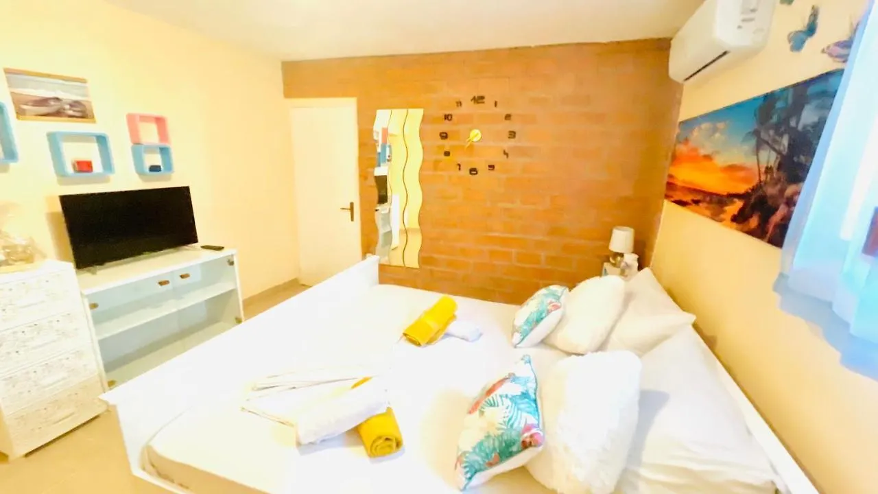Colorful And Happy Apartment Sukosan - With Parking Croazia